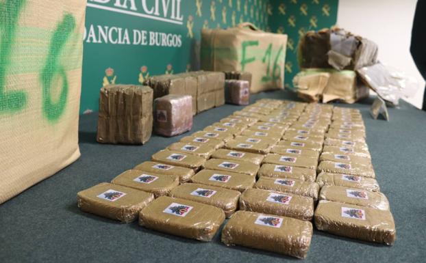 La Guardia Civil interviene 90 kilos de hachís y detiene a cinco personas
