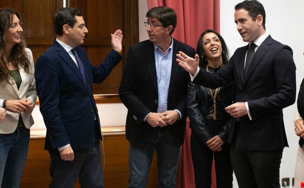 El PP presidirá la Junta de Andalucía y Ciudadanos, el Parlamento autonómico