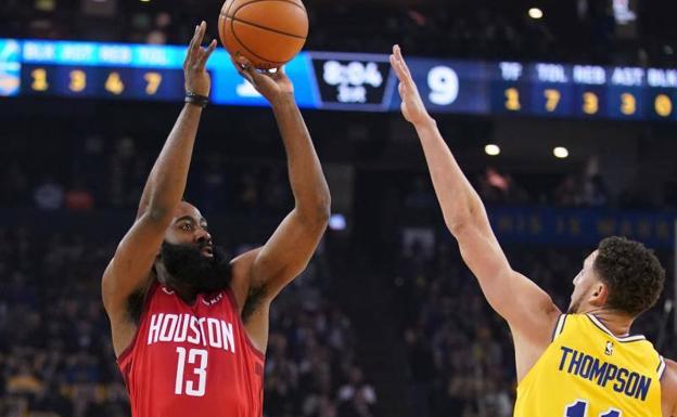 Harden le gana el duelo a Curry en el triunfo de los Rockets sobre los Warriors