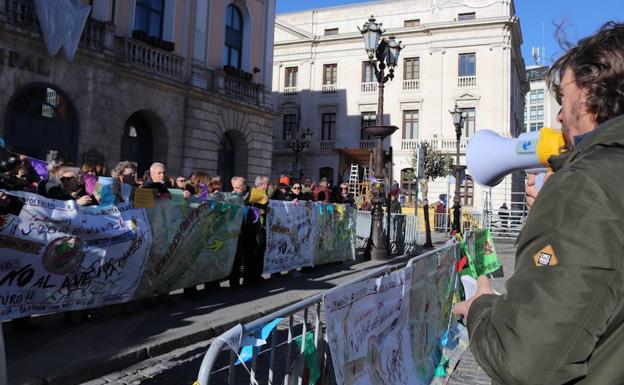 La asociación 'Bureba es futuro' retoma su intención de denunciar a Fomento por el trazado del AVE a Vitoria