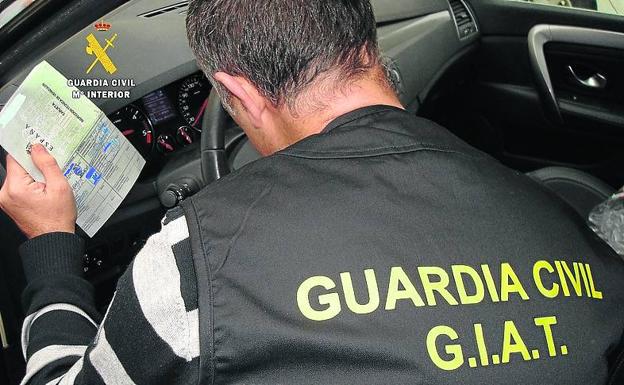 Un año y nueve meses por vender coches con cuentakilómetros retocados en Valladolid