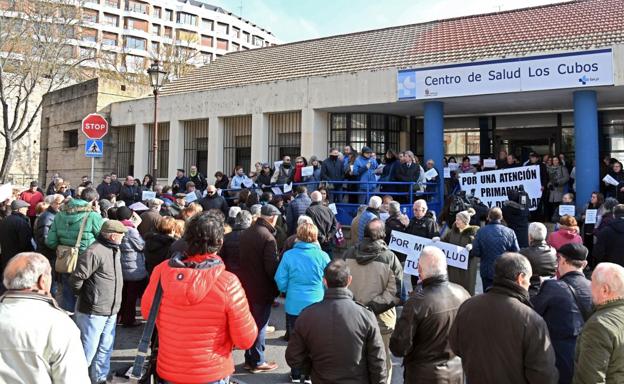 Los pacientes de Los Cubos se manifestarán ante la visita del consejero de Sanidad a Burgos