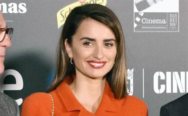 Penélope Cruz sorprende con su maquillaje al pintarse las pecas