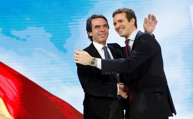 Casado bendice a Aznar y vuelve a pedir el voto para el PP