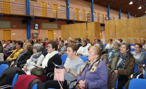 Femur destaca el «potencial» de las mujeres rurales para la cooperación