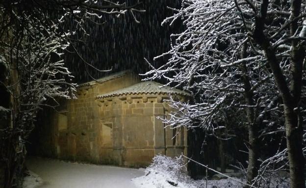 La nieve de la capital se multiplica en la provincia y causa problemas en algunas carreteras