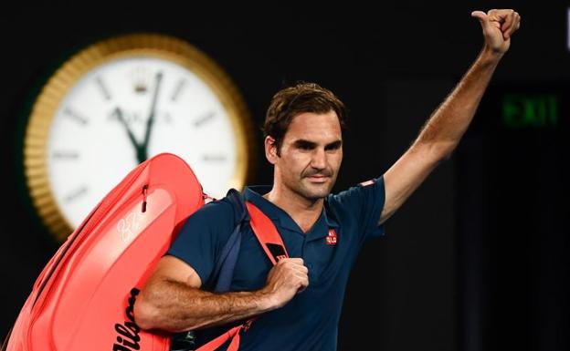 Federer cae en Australia y anuncia que jugará en tierra