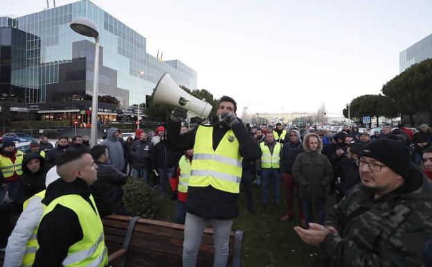 El taxi de Madrid pide que los VTC se contraten con una antelación mínima de seis horas