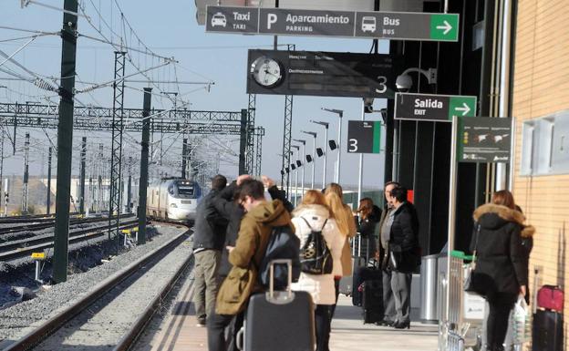 Dos de cada tres jóvenes menores de 25 años se plantean salir de Castilla y León