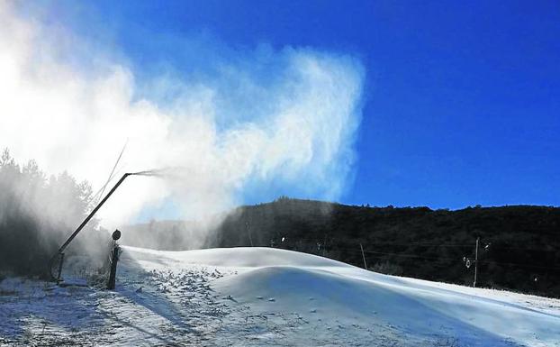 La nevada del fin de semana revitalizará la temporada en la red de estaciones de esquí de Castilla y León