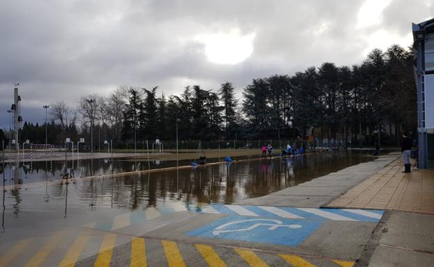 Villarcayo inicia la limpieza con zonas aún anegadas por el Nela