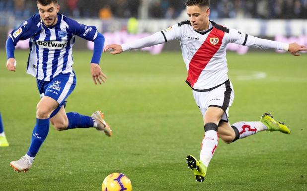 Raúl de Tomás saca al Rayo de los puestos de descenso