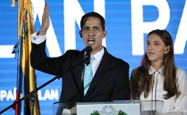 Guaidó denuncia el acoso a su familia