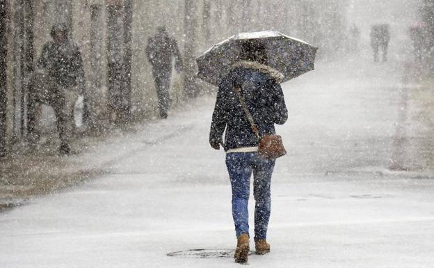 El temporal 'Helena' «viste» Burgos de nieve