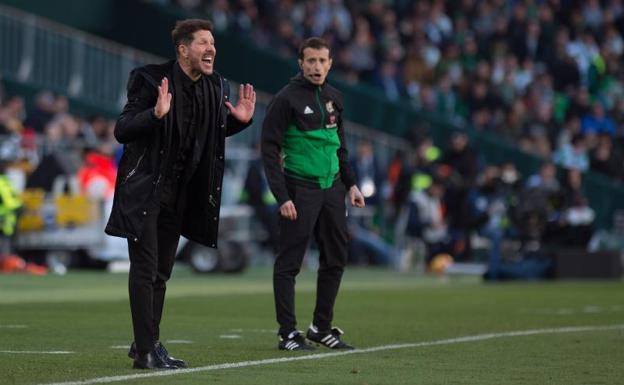 Simeone elude la polémica arbitral y dice que el Betis es «justo vencedor»