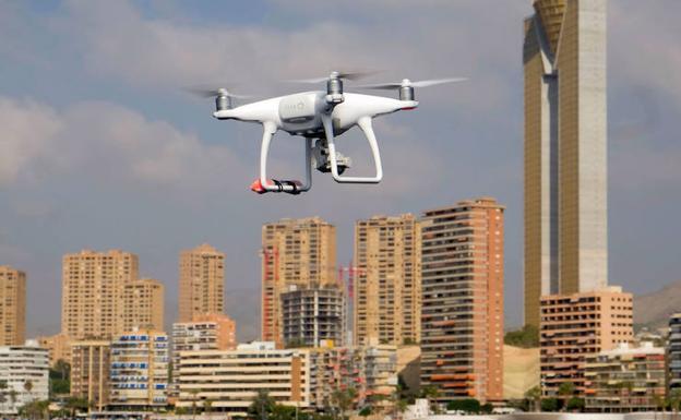 Drones para hallar piscinas y obras ilegales en mil municipios españoles