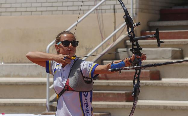 La Asociación Contra el Cáncer de Aranda organiza un curso de tiro con arco