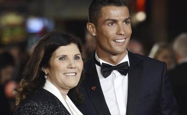 La madre de Ronaldo tiene cáncer otra vez