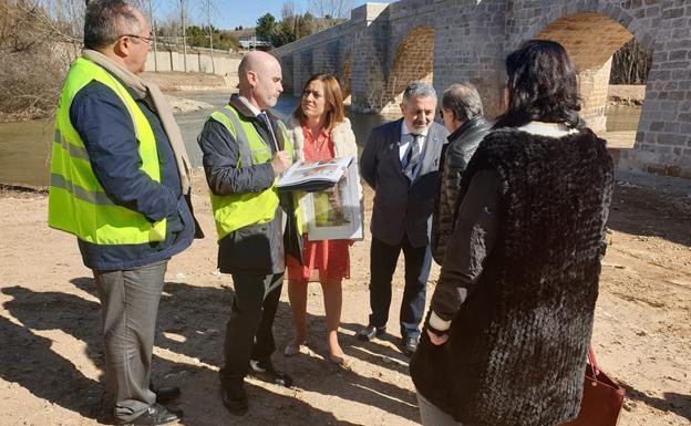 Fomento invierte 840.000 euros para reparar el puente de La Vid y Barrios