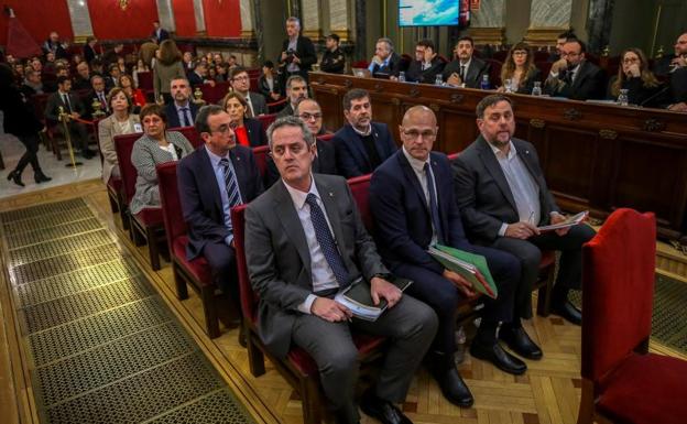 El Govern y el Parlament, bajo mínimos por el juicio