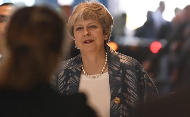 May convoca el último voto del 'brexit' el 12 de marzo