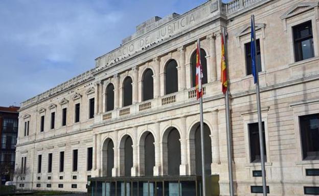 El TSJCyL ratifica tres años de prisión a dos hombres por vender cocaína al menudeo en un bar en Burgos