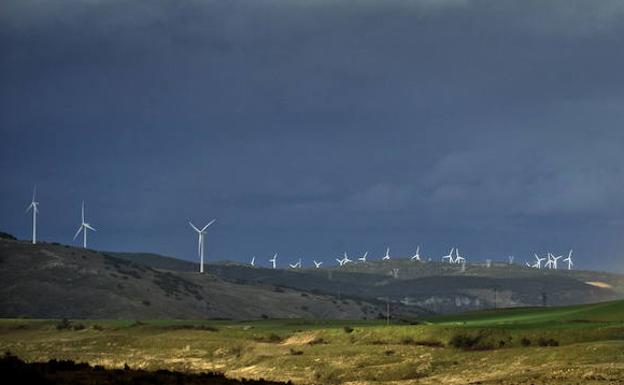 Diez nuevos aerogeneradores podrían sumarse al parque eólico Los Llanos de Cogollos