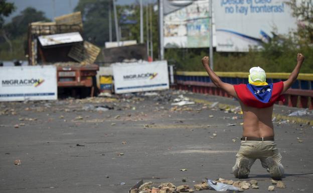 La opción militar en Venezuela sigue en la recámara