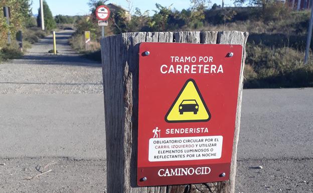 El Camino del Cid incorpora carteles de advertencia para senderistas en carreteras