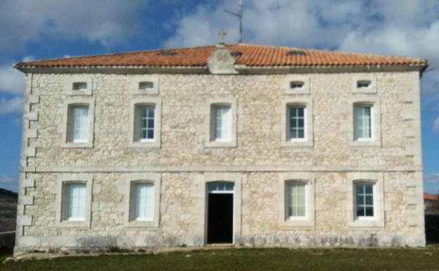 Sargentes de la Lora estrena albergue en un edificio singular, una de las escuelas del pedagogo Manjón