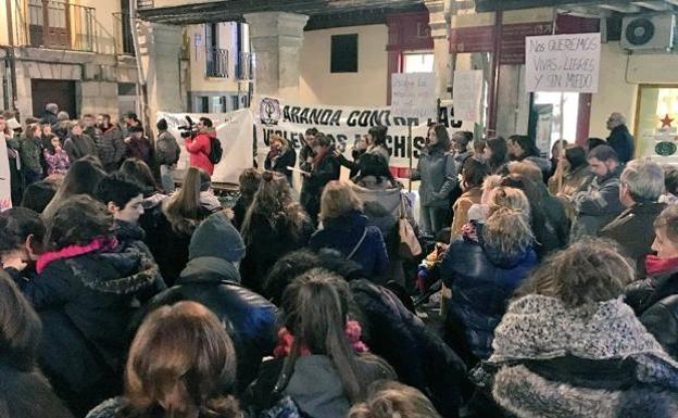 AFA anima a las mujeres de la Ribera a secundar la huelga del 8 de marzo