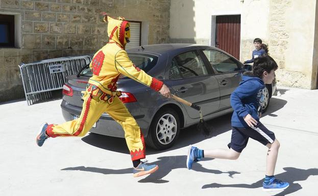 Las Cortes piden a la Junta que apoye a Castrillo de Murcia para que 'El Colacho' sea de Interés Turístico Nacional