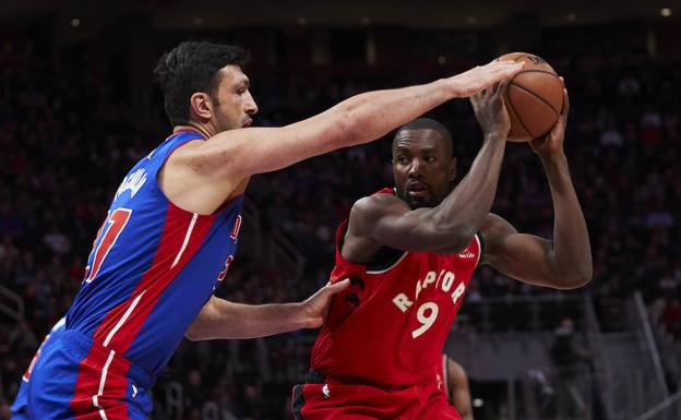 El 'doble-doble' de Ibaka no salva a los Raptors ante los Rockets