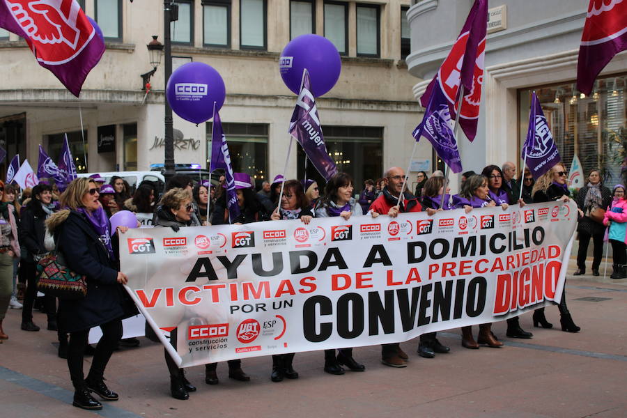Trabajadoras y estudiantes se han manifestado este 8 de Marzo por un trabajo digno para el colectivo femenino