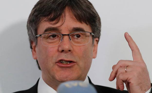 Puigdemont vuelve a jugar la baza electoral de pedir el voto para que regrese a Cataluña