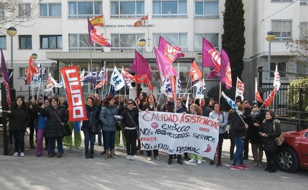 Los auxiliares de enfermería de la Residencia de Cortes anuncian paros parciales por su situación laboral