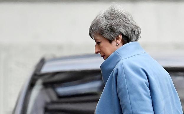 Los 27 instan a May a justificar los motivos para un aplazamiento del 'brexit'