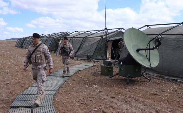 El Ejército entrena en Burgos la evacuación de personal civil en zonas de conflicto