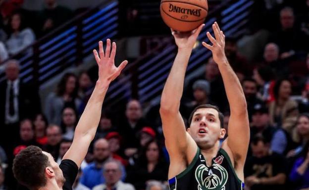 Mirotic siguió de titular y destacó en el triunfo de los Bucks