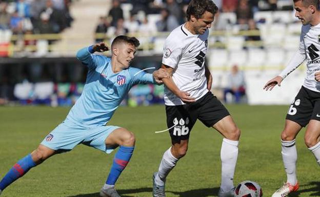 Un Burgos CF en racha se enfrenta al Atlético de Madrid B con la baja de Julio Rico