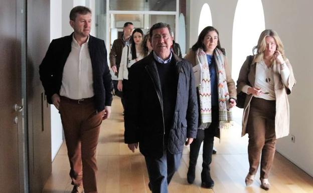 La candidata del PP en Burgos al Congreso ensalza el pasado del partido como su principal credencial