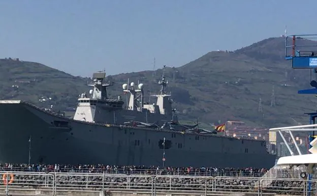 Récord de visitas al portaaviones 'Juan Carlos I'