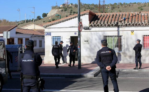 Ocupan una casa en el barrio vallisoletano de Girón y la convierten en un laboratorio de marihuana