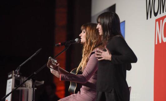 Bianca Jagger: «Las mujeres seguimos siendo un grupo vulnerable»