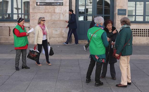 La AECC llama a los burgaleses hacerse la prueba de detección del cáncer de colon