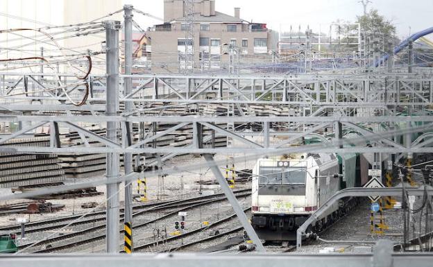 Licitan por 6,2 millones el mantenimiento de catenarias en corredores de Castilla y León