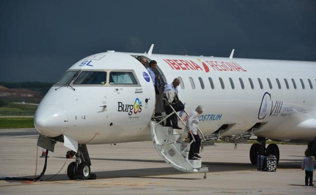 Air Nostrum continuará con los vuelos a Barcelona pero sin sumar destinos estivales directos