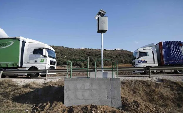 Tráfico instala su primer radar multicarril de la red principal en la carretera de Soria