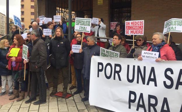 Fernández llama «zoquete» a Mañueco por calificar a la sanidad regional como la mejor del país