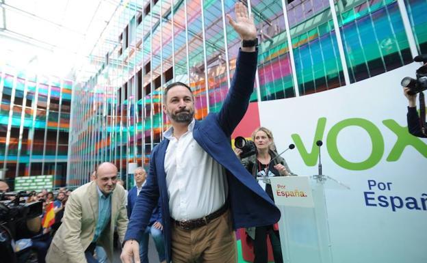 El acto de Vox en Vitoria se desarrolla sin incidentes tras los altercados de Bilbao y San Sebastián